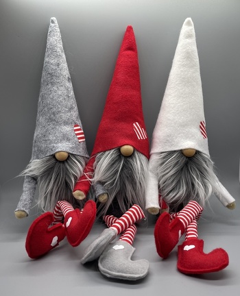 Heart Gnomes with Legs2